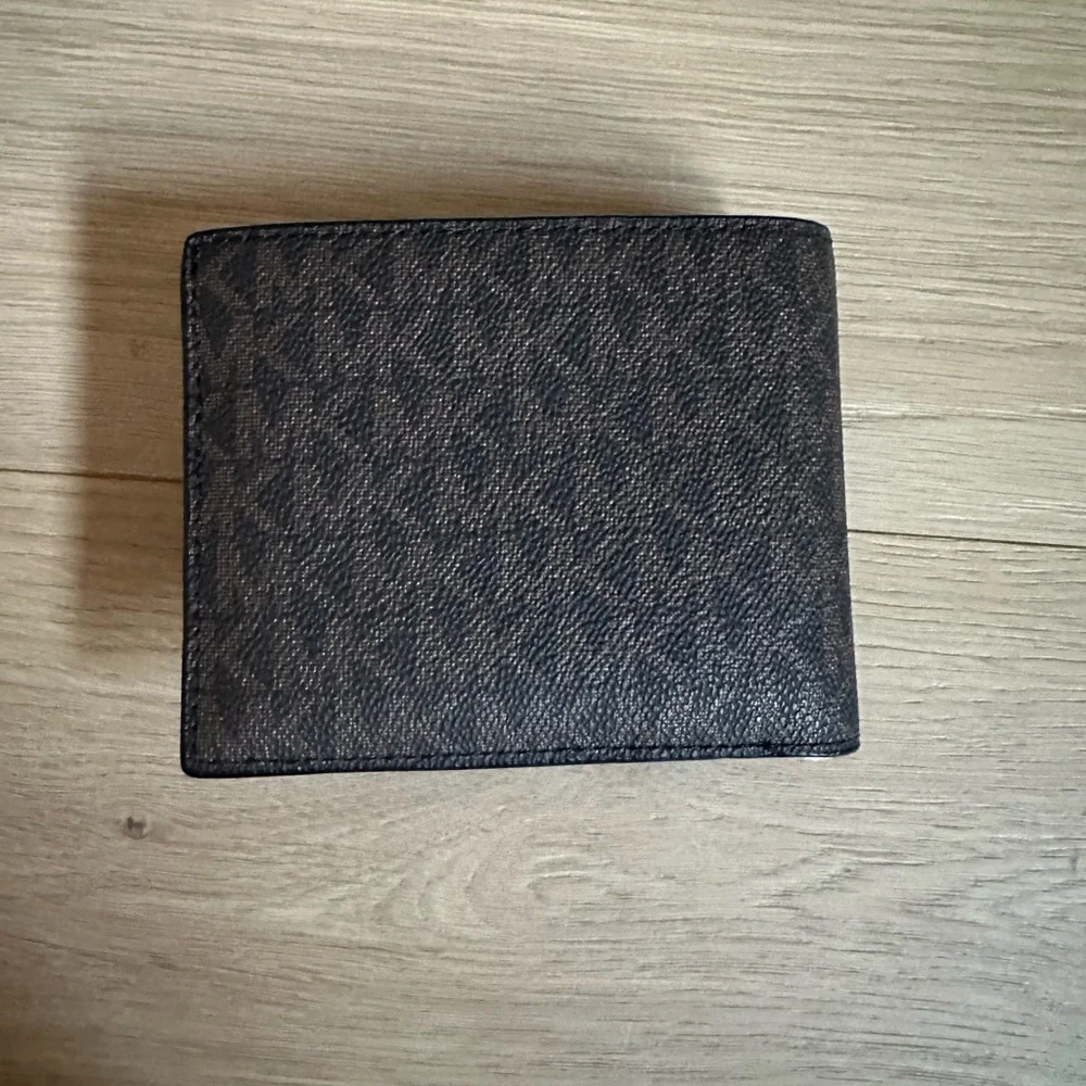 Men’s Michael Kors Wallet NWOT